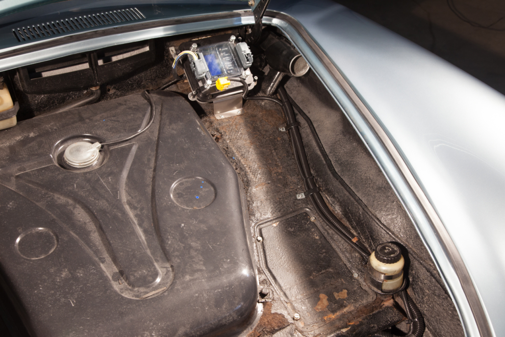 Another shot of the Infinitybox MASTERCELL in a 1965 Porsche 356C